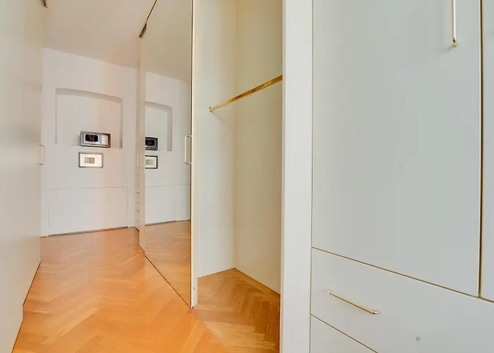 Premium - Schoenbrunn Апарт-отель 3*